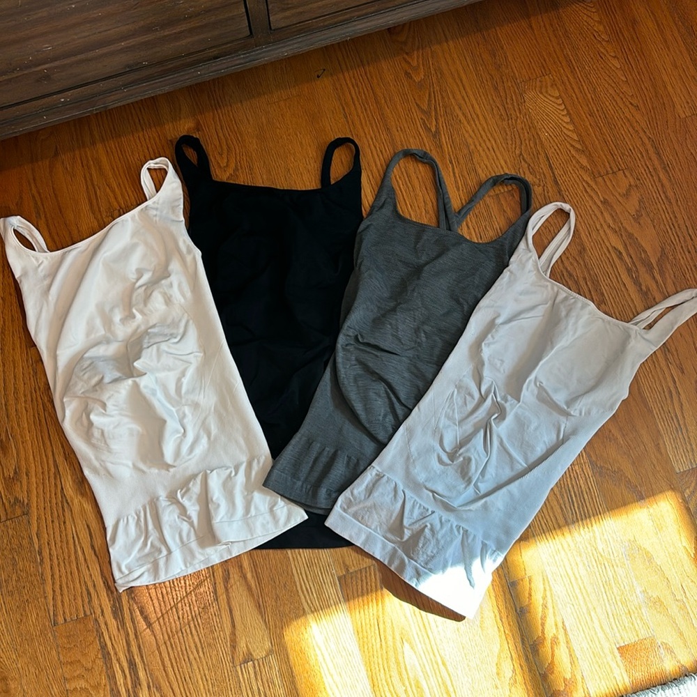 Blanqi maternity tank tops. Bundle of 4! Size small